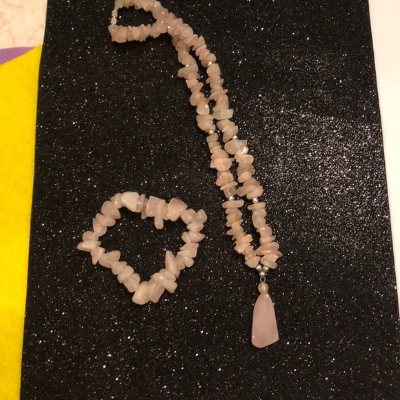 Many items found by me on a thrift store. - Picture 5 of 8